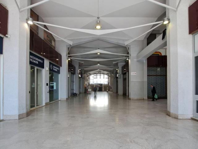 Locale in vendita di 75 m² in Via Francesco Spasari