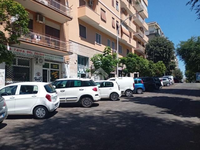 Locale in vendita di 75 m² in Via Leonardo Bufalini, 9