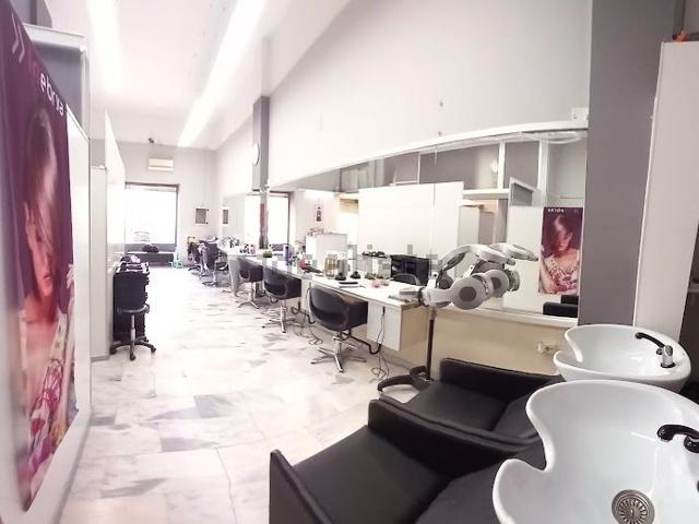 Locale in vendita di 75 m² in Via Luigi Canepa, 9