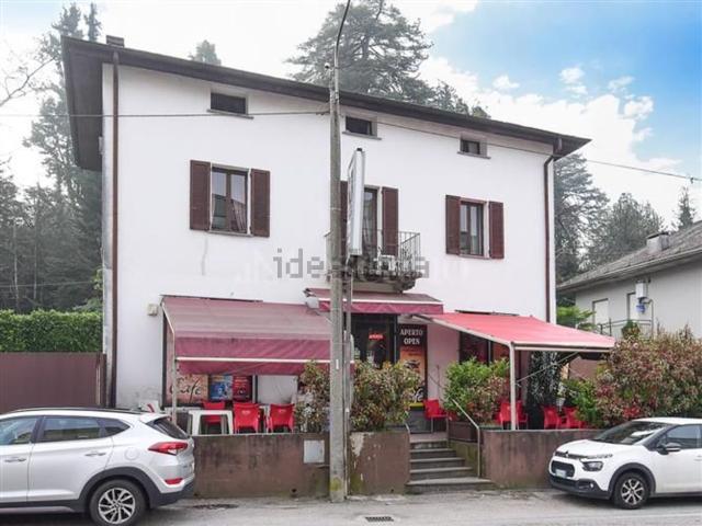 Locale in vendita di 75 m² in Via Oltrecolle