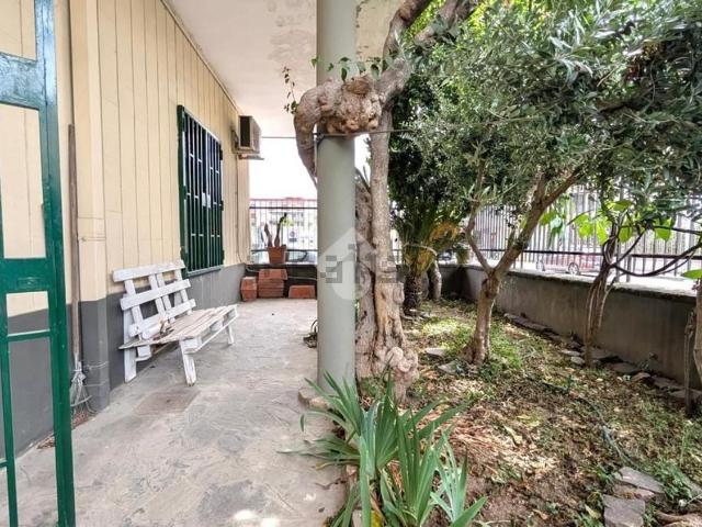 Locale in vendita di 75 m² in Via Padre Mario Vergara, 98
