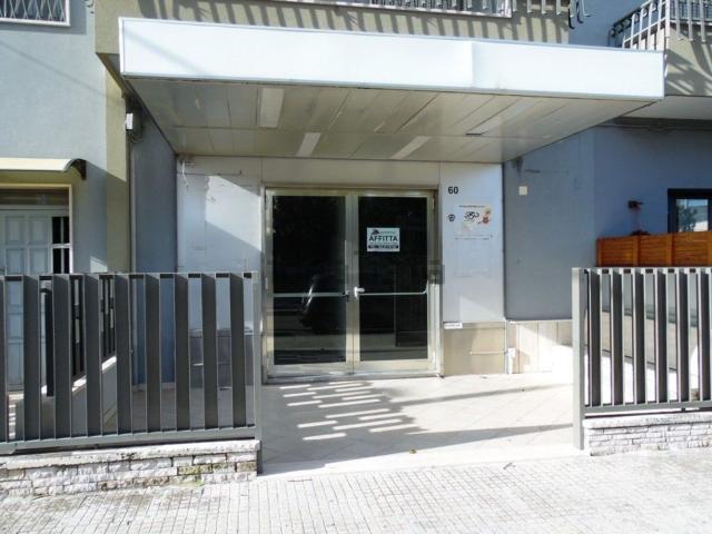 Locale in vendita di 75 m² in Via Pietro Bonfante, 60