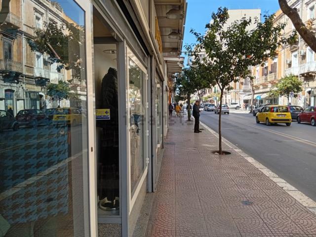 Locale in vendita di 75 m² in Via Principe Amedeo, 212