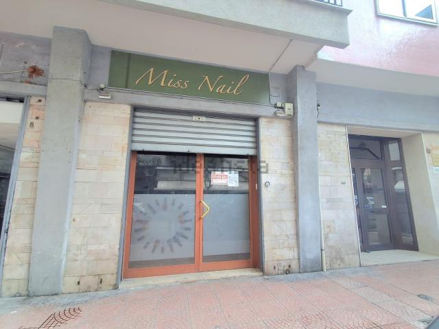 Locale in vendita di 75 m² in Via Romagna, 6