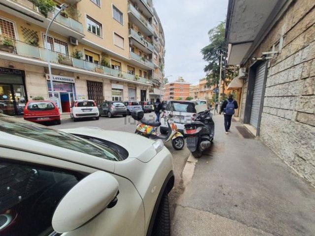 Locale in vendita di 75 m² in Via Sangemini, 81