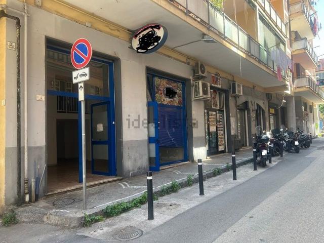 Locale in vendita di 75 m² in Via Salvatore Quasimodo