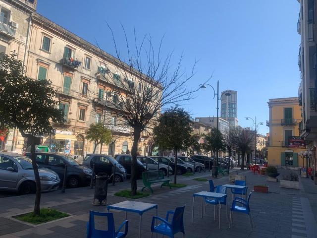 Locale in vendita di 75 m² in Viale Margherita, 12