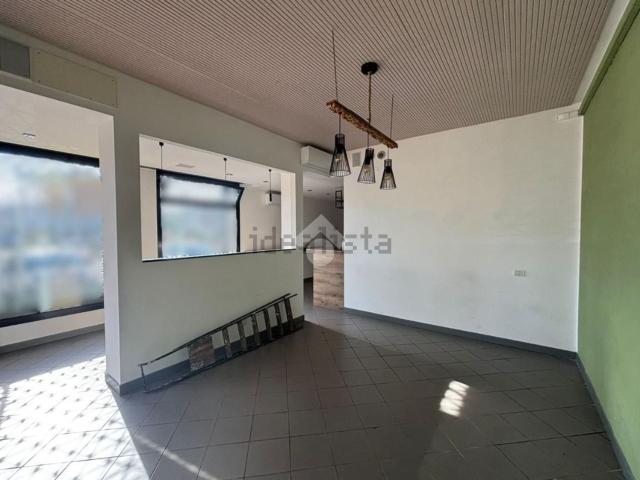 Locale in vendita di 75 m² in Viale delle Olimpiadi, 58