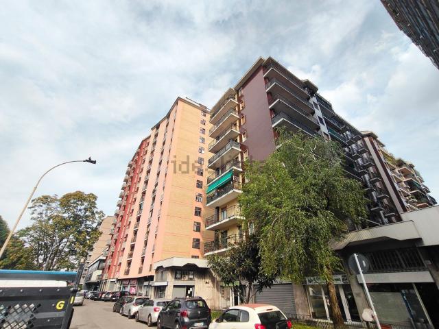 Locale in vendita di 75 m² in Viale Fulvio Testi, 178