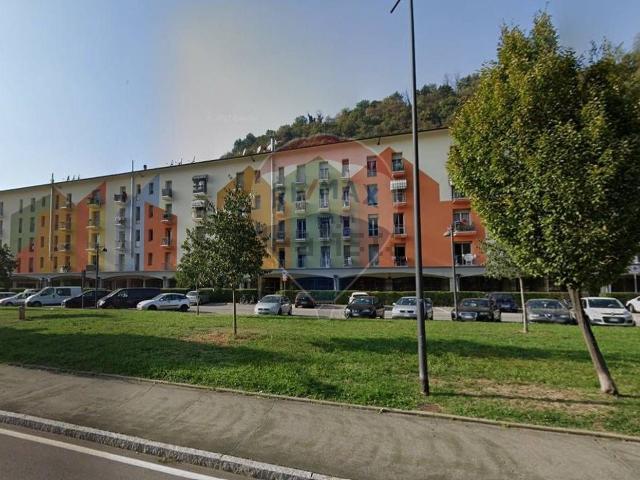 Locale in vendita di 763 m² in Largo Volontari del Sangue