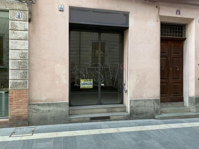 Locale in vendita di 76 m² in Corso Aurelio Saffi