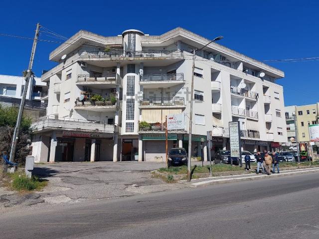 Locale in vendita di 76 m² in Via Trieste, 106