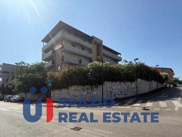 Locale in vendita di 76 m² in Via Arapietra, 87