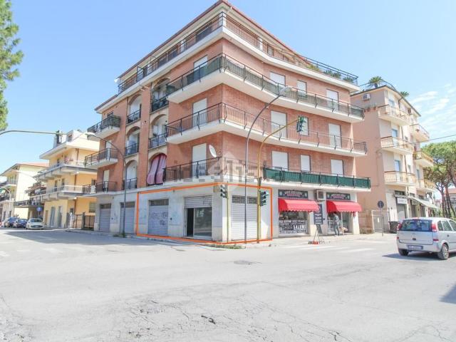 Locale in vendita di 76 m² in Via Nicolò Tommaseo, 2