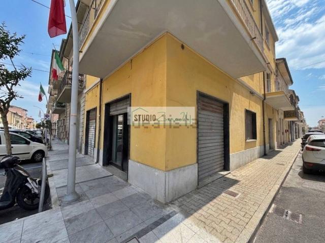 Locale in vendita di 76 m² in Via Sant&apos  Antonio Pucci