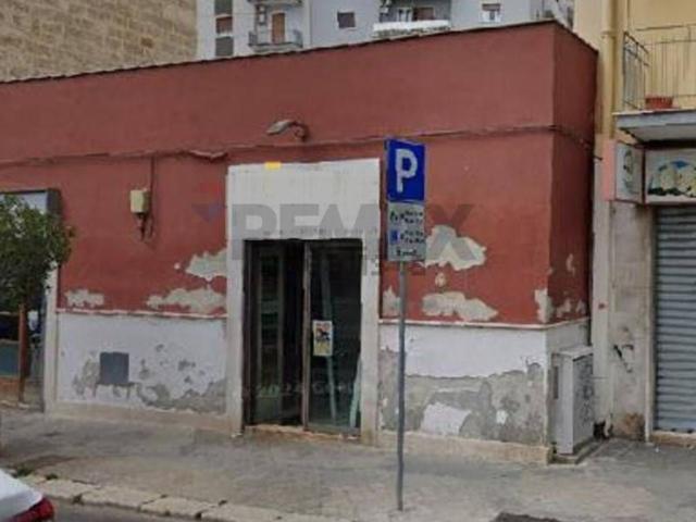 Locale in vendita di 76 m² in Viale Japigia, 10