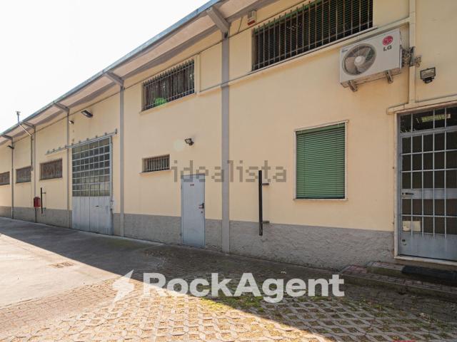 Locale in vendita di 773 m² in Via Verona, 6