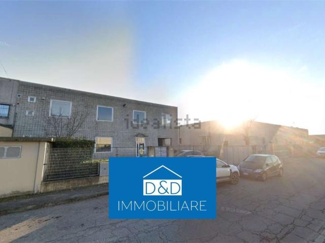 Locale in vendita di 782 m² in Via del Lavoro, 148