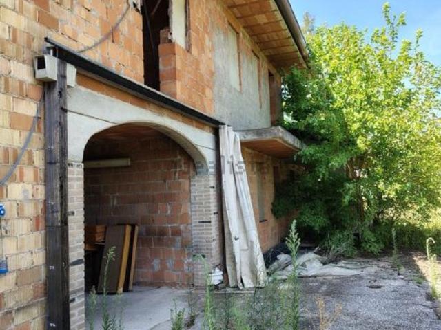 Locale in vendita di 788 m² in Via Lova