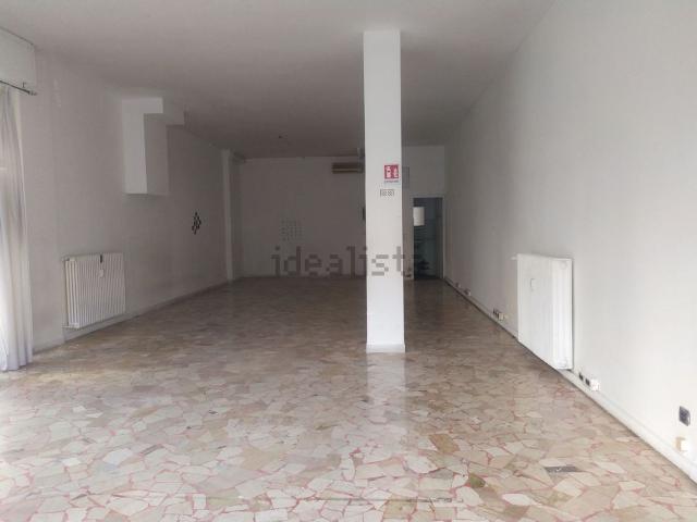 Locale in vendita di 78 m² in Via Aleardo Aleardi