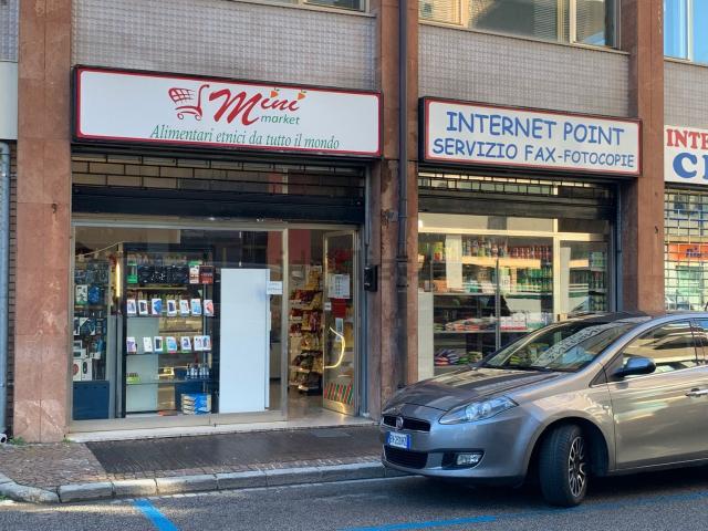 Locale in vendita di 78 m² in Via Benedetto Croce, 5