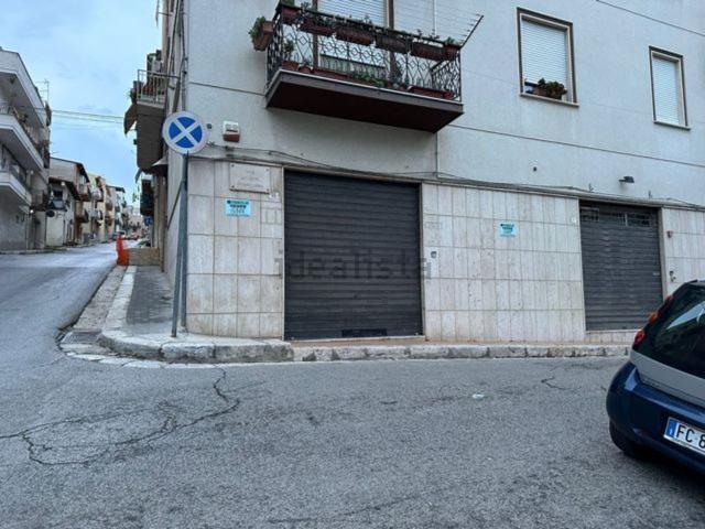 Locale in vendita di 78 m² in Via Cesare Abba