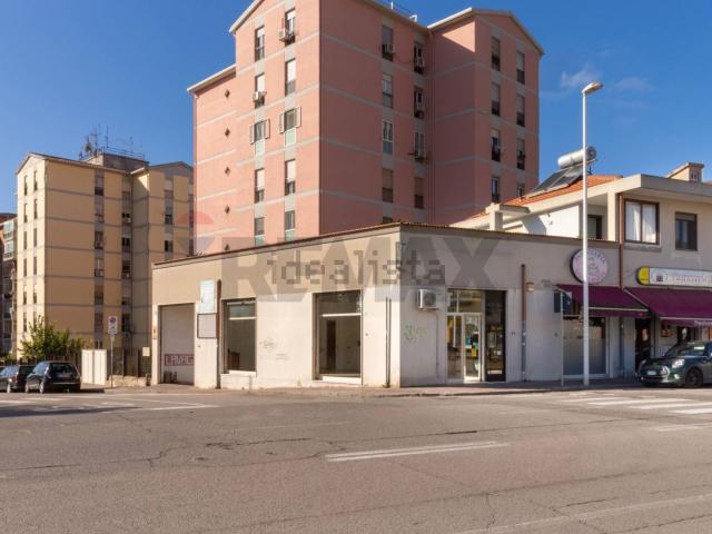 Locale in vendita di 78 m² in Via Cornalias, 78