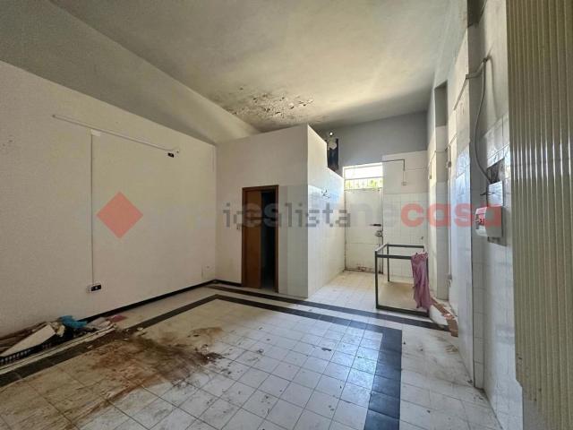 Locale in vendita di 78 m² in Via Curtatone
