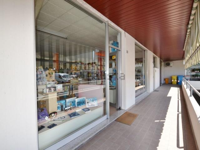 Locale in vendita di 78 m² in Via Friuli, 4