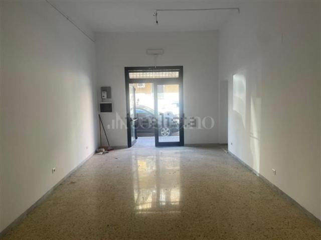 Locale in vendita di 78 m² in Via Gabriele D&apos Annunzio