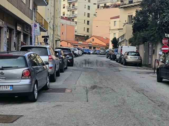 Locale in vendita di 78 m² in Via Mario Greco, 200