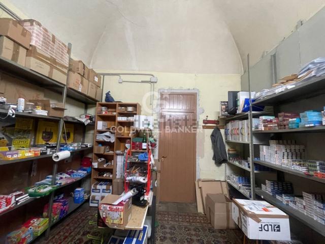 Locale in vendita di 78 m² in Via Mendola, 51