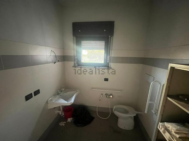 Locale in vendita di 78 m² in Via Pesaro, 17