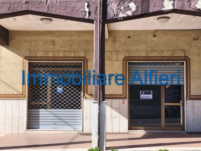 Locale in vendita di 78 m² in Via San Francesco D&apos Assisi, 12