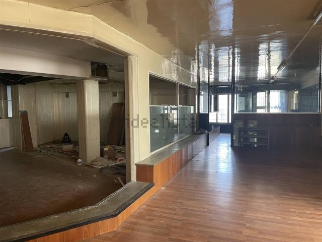 Locale in vendita di 794 m² in Via di Portonaccio, 92