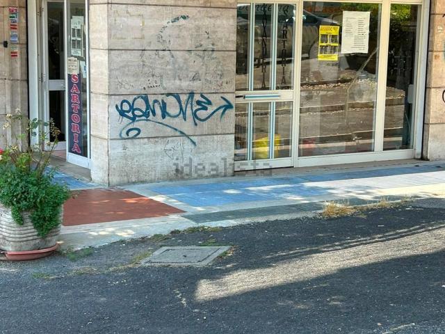 Locale in vendita di 79 m² in Via Peveragno