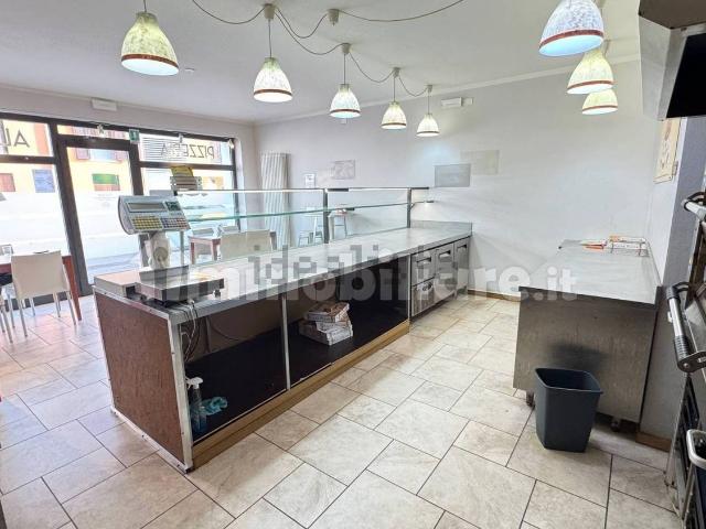 Locale in vendita di 79 m² in Viale Europa, 44
