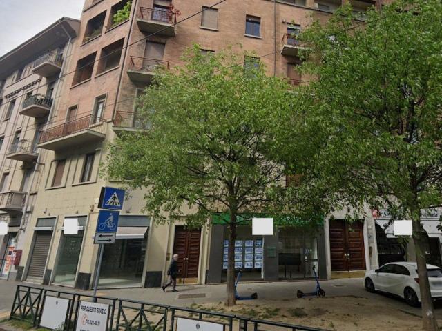 Locale in vendita di 83 m² in Piazza Giosuè Carducci