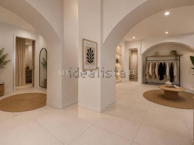 Locale in vendita di 83 m² in Via Vigevano, 13