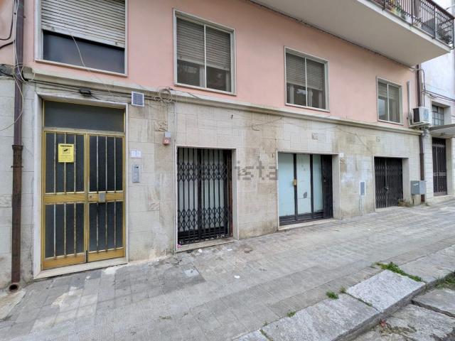 Locale in vendita di 83 m² in Via Antonio Brancati, 1