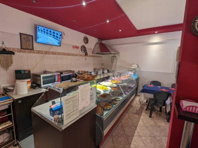 Locale in vendita di 83 m² in Via Carteria, 80
