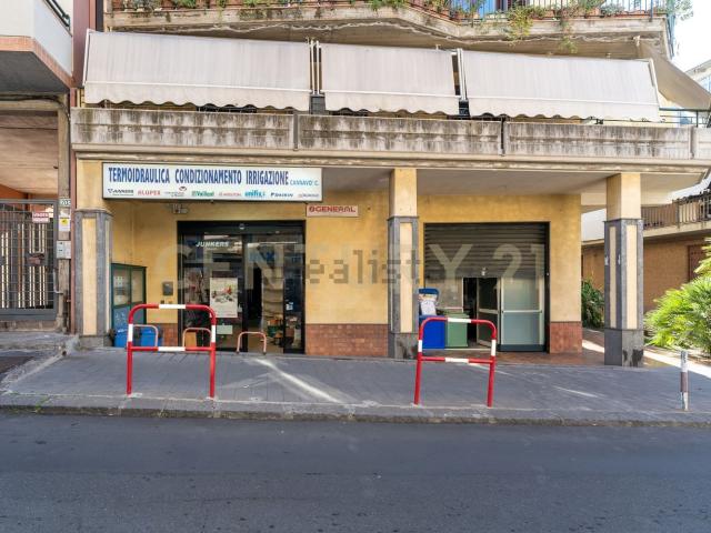 Locale in vendita di 83 m² in Via Firenze, 205