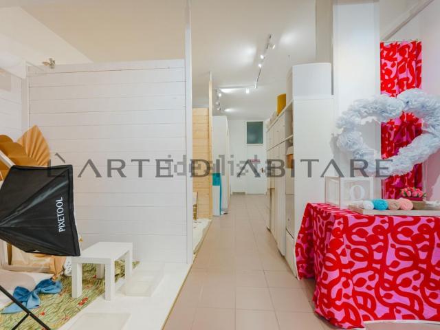 Locale in vendita di 83 m² in Via Francesco Barbiero, 84