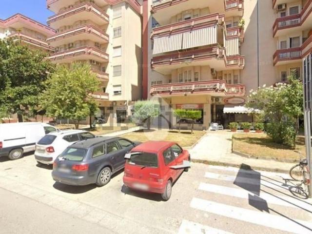 Locale in vendita di 83 m² in Via Giuseppe Avezzana, 46