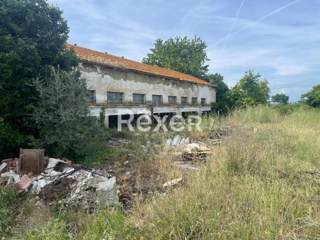 Locale in vendita di 800 m² in Via Don Riccardo Aguzzi