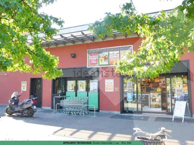Locale in vendita di 800 m² in Via Papa Giovanni XXIII