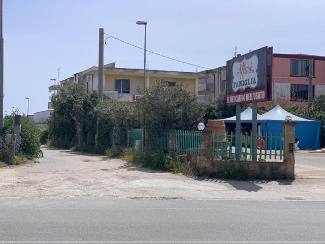 Locale in vendita di 800 m² in Strada statale 106