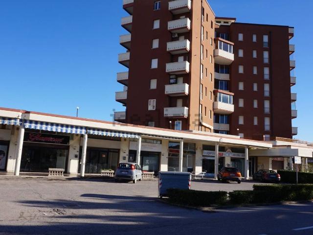 Locale in vendita di 80 m² in Lungomare Italia, 47