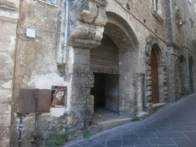 Locale in vendita di 80 m² in Strada Vittorio Emanuele