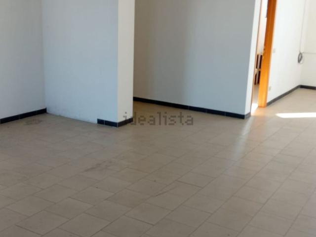 Locale in vendita di 80 m² in Strada Statale 1